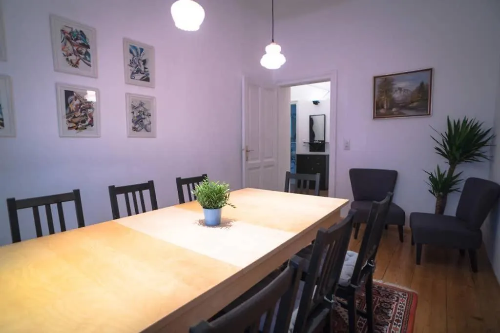 Cosy And Spacious Apartment In The Heart Of Innsbruck